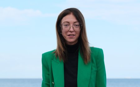 NOTRE ÉQUIPE : Le portrait de Aude PLOUVIEZ
