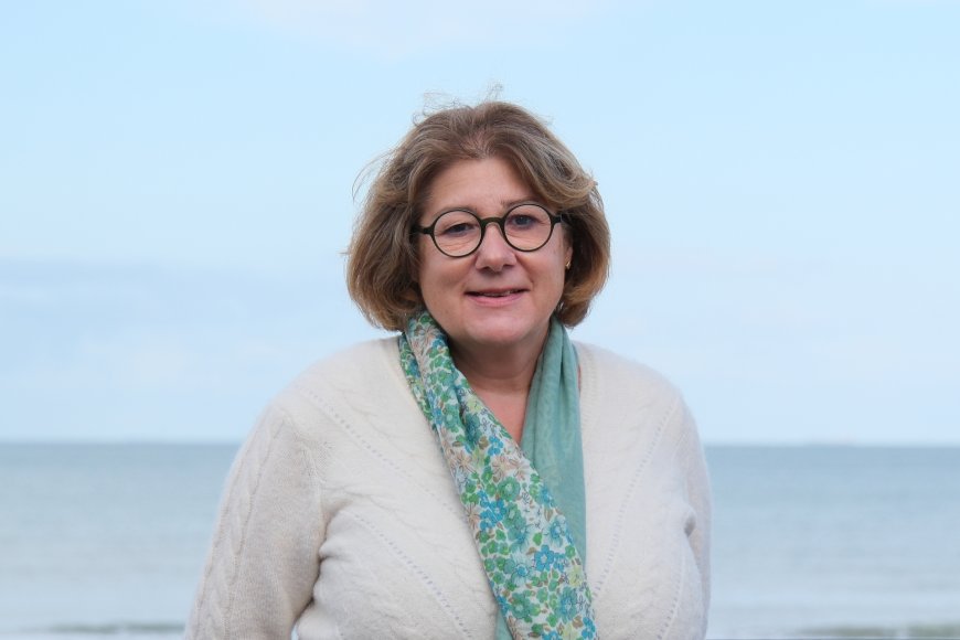 NOTRE ÉQUIPE : Portrait de  Nathalie DALLONGEVILLE